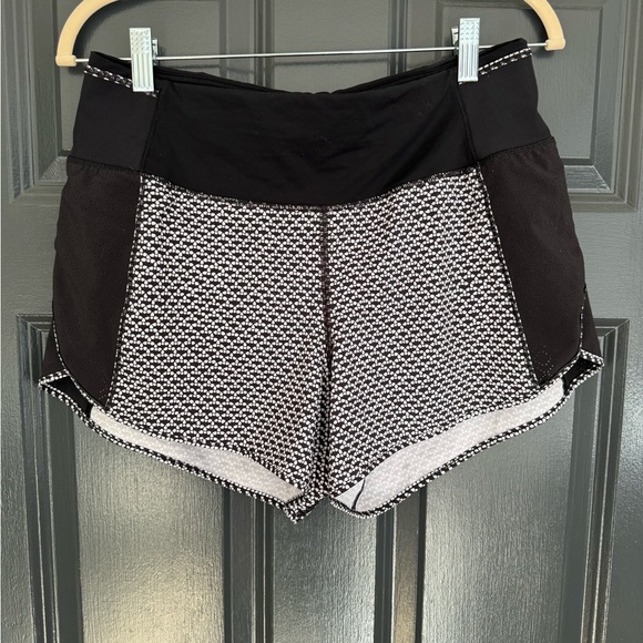 Lululemon Athletica Speed Up High-Rise Lined Short 2.5” Size 8 - Picture 1 of 2